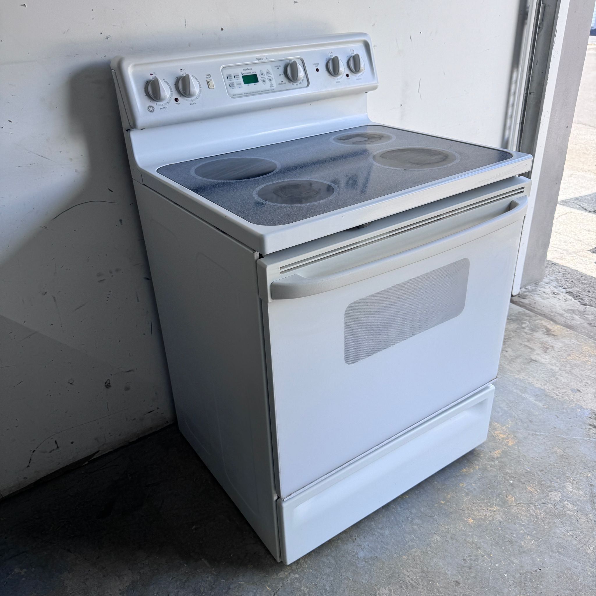 GE Spectra Electric Stove GE Spectra Electric Stove